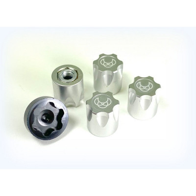 1:10 ALU. HUB NUT M4 SILVER (4)